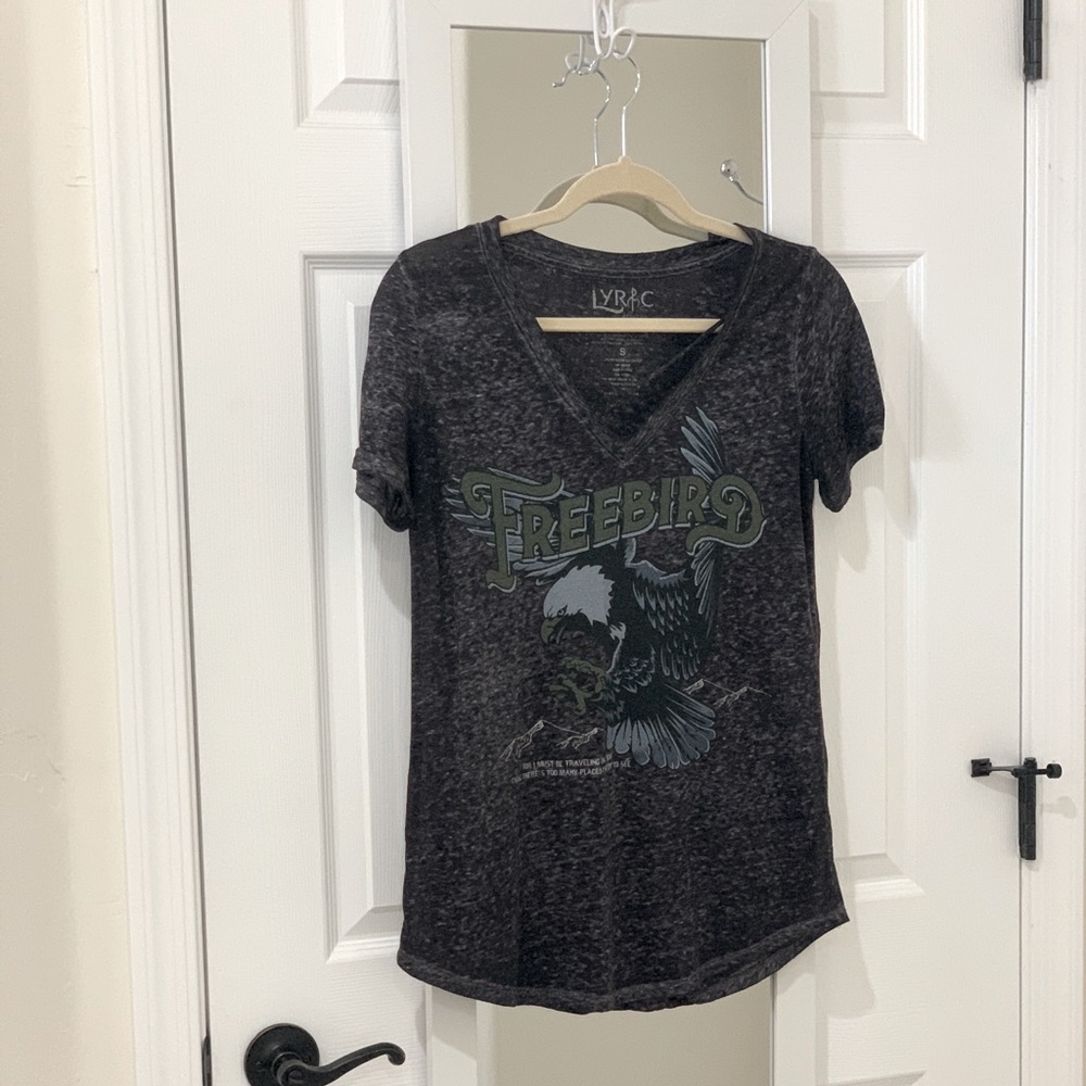 Freebird lyrics sheer v-neck short-sleeve tee